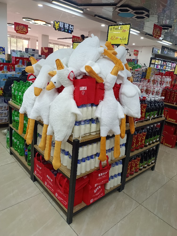 280ml蓁蓁同学水牛酸奶堆头案例